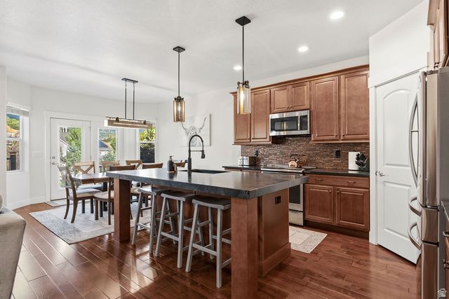 1402 E 5550 S, South Ogden, UT 84403