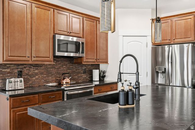 1402 E 5550 S, South Ogden, UT 84403