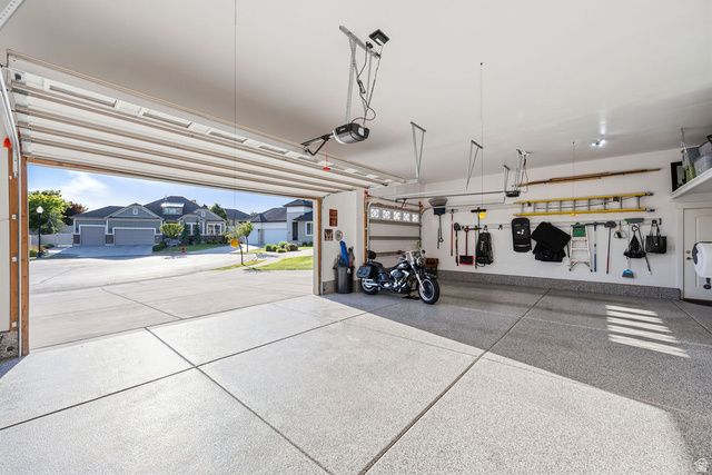 1402 E 5550 S, South Ogden, UT 84403