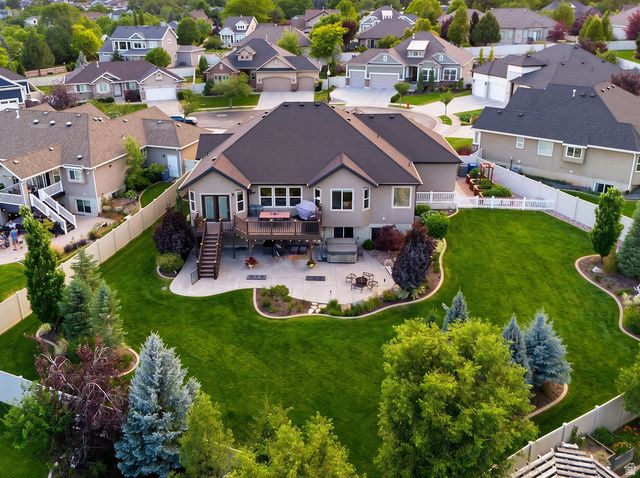 1402 E 5550 S, South Ogden, UT 84403