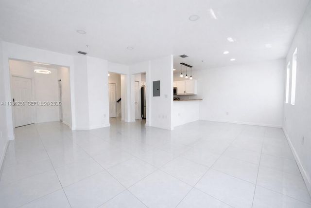 8800 NW 97th Ave 207, Doral, FL 33178