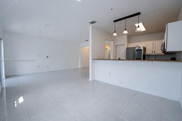 8800 NW 97th Ave 207, Doral, FL 33178