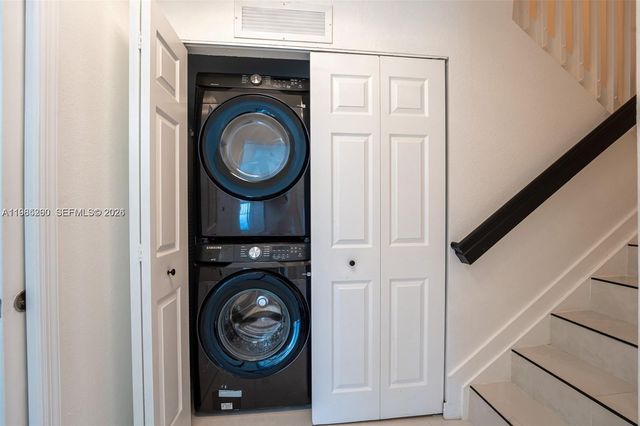 8800 NW 97th Ave 207, Doral, FL 33178