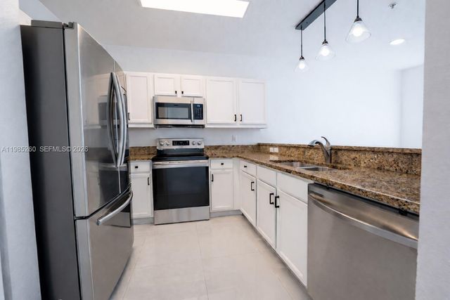 8800 NW 97th Ave 207, Doral, FL 33178