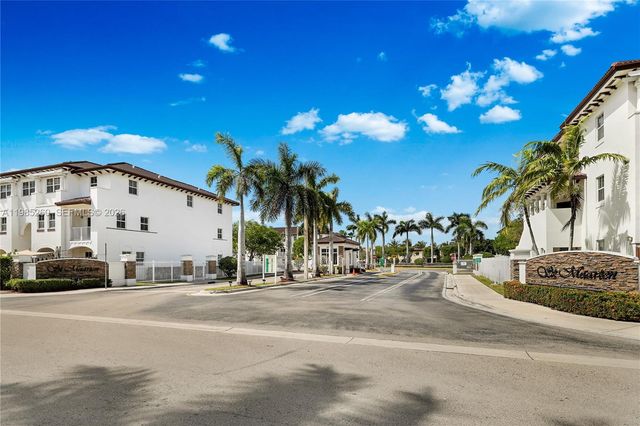 8800 NW 97th Ave 207, Doral, FL 33178