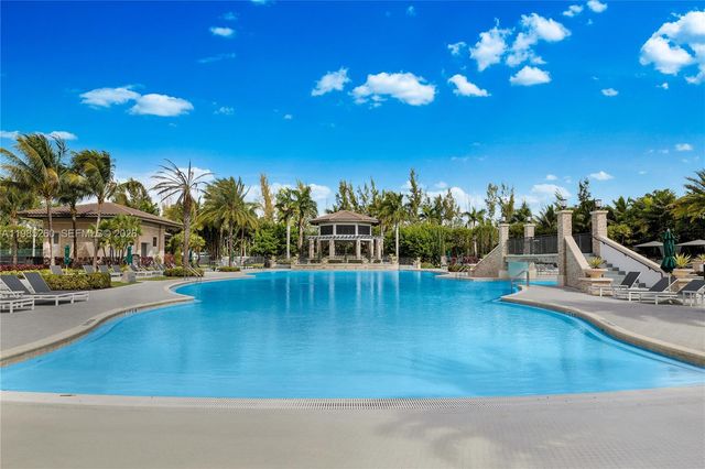 8800 NW 97th Ave 207, Doral, FL 33178