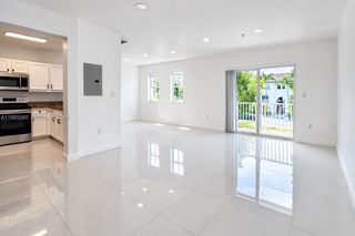 8800 NW 97th Ave 207, Doral, FL 33178