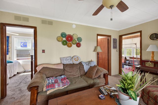 105 Edgewood Avenue, Crystal Lake, IL 60014