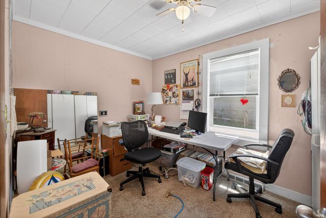 105 Edgewood Avenue, Crystal Lake, IL 60014