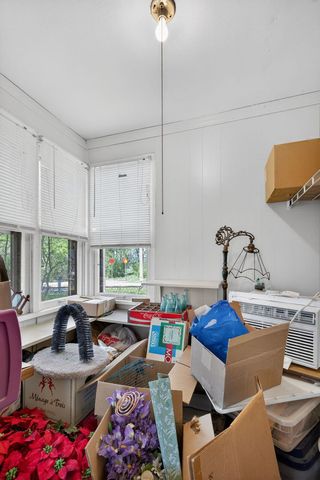 105 Edgewood Avenue, Crystal Lake, IL 60014