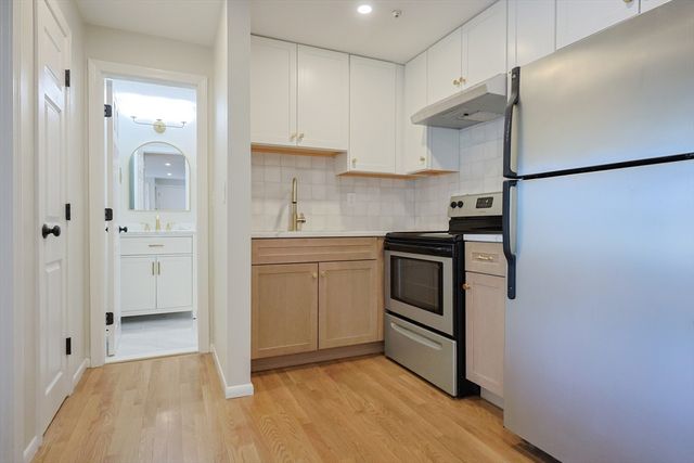 4 Tara Dr 9, Weymouth, MA 02188