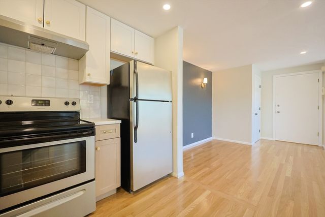 4 Tara Dr 9, Weymouth, MA 02188