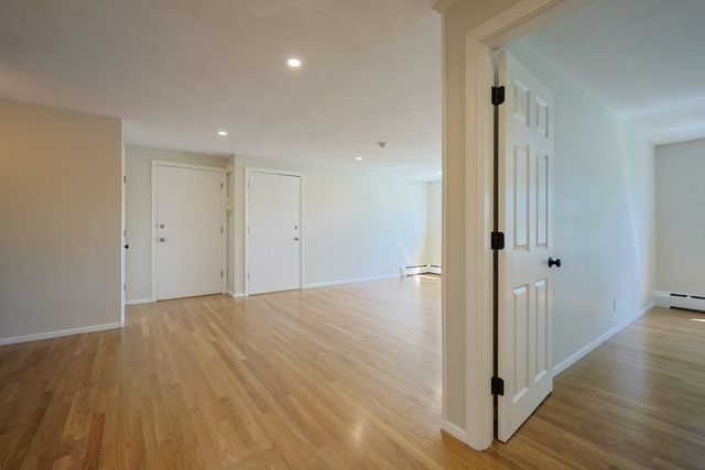 4 Tara Dr 9, Weymouth, MA 02188