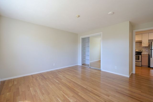 4 Tara Dr 9, Weymouth, MA 02188