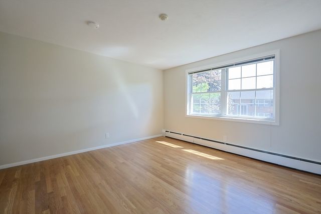 4 Tara Dr 9, Weymouth, MA 02188