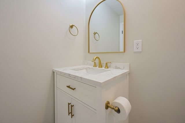 4 Tara Dr 9, Weymouth, MA 02188