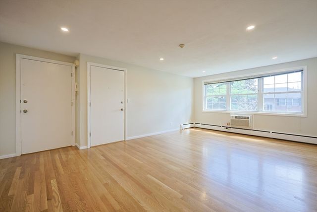 4 Tara Dr 9, Weymouth, MA 02188