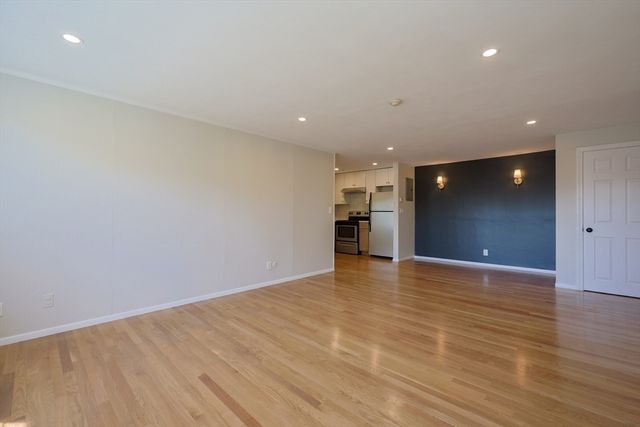 4 Tara Dr 9, Weymouth, MA 02188