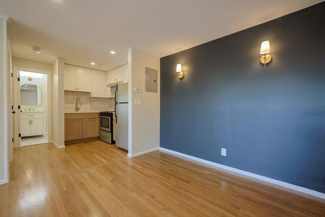 4 Tara Dr 9, Weymouth, MA 02188