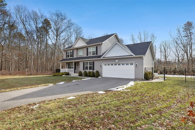 3 Lincoln Avenue, Manorville, NY 11949