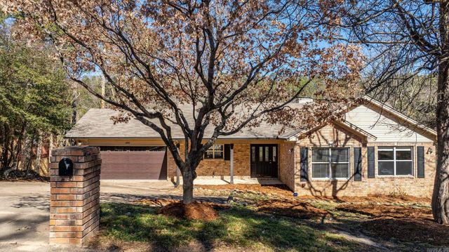 10700 Bainbridge Dr Drive, Little Rock, AR 72212