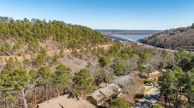 10700 Bainbridge Dr Drive, Little Rock, AR 72212