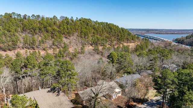 10700 Bainbridge Dr Drive, Little Rock, AR 72212