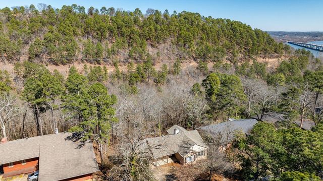 10700 Bainbridge Dr Drive, Little Rock, AR 72212