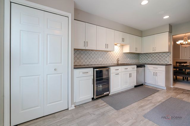 1410 Clairmont Court 217, Vernon Hills, IL 60061