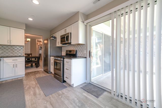 1410 Clairmont Court 217, Vernon Hills, IL 60061