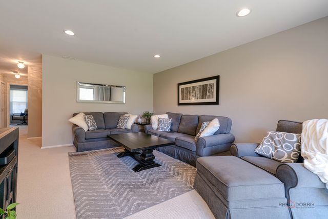 1410 Clairmont Court 217, Vernon Hills, IL 60061