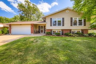 905 Harrison Lane, Hoffman Estates, IL 60192