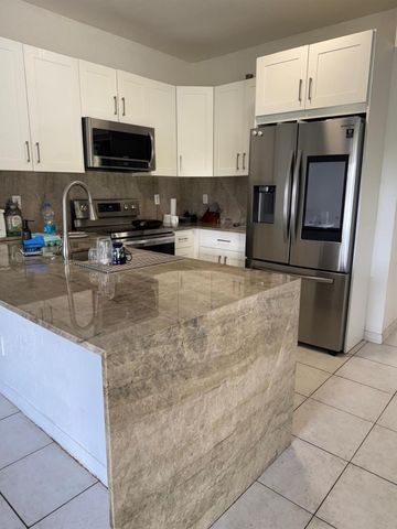 5665 NW 117th Avenue, Coral Springs, FL 33076