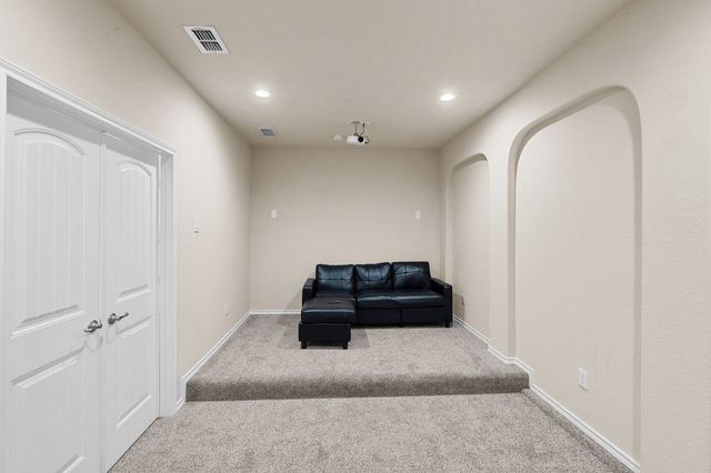 8949 Jewel Flower Drive, Fort Worth, TX 76131