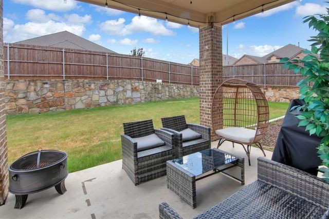 8949 Jewel Flower Drive, Fort Worth, TX 76131