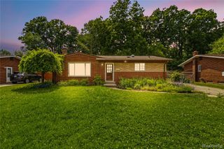 22159 W Brandon Street, Farmington Hills, MI 48336