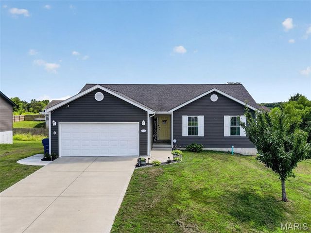 14 Cayden Roger Drive, Winfield, MO 63389