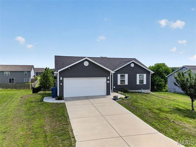 14 Cayden Roger Drive, Winfield, MO 63389