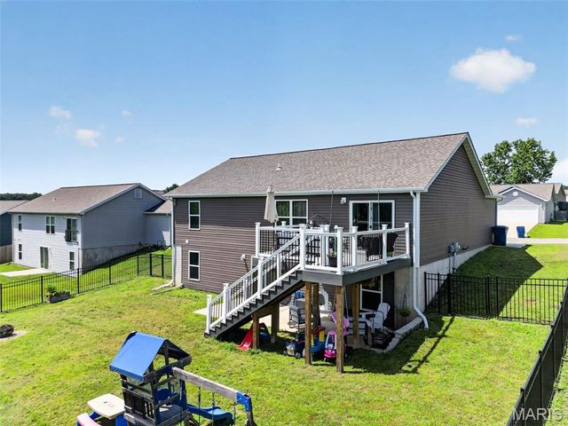 14 Cayden Roger Drive, Winfield, MO 63389