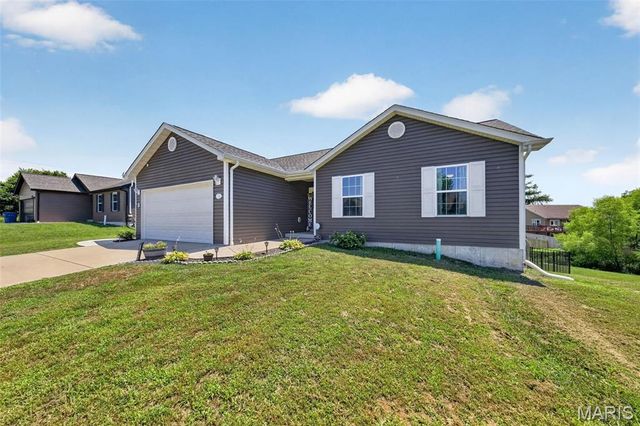 14 Cayden Roger Drive, Winfield, MO 63389