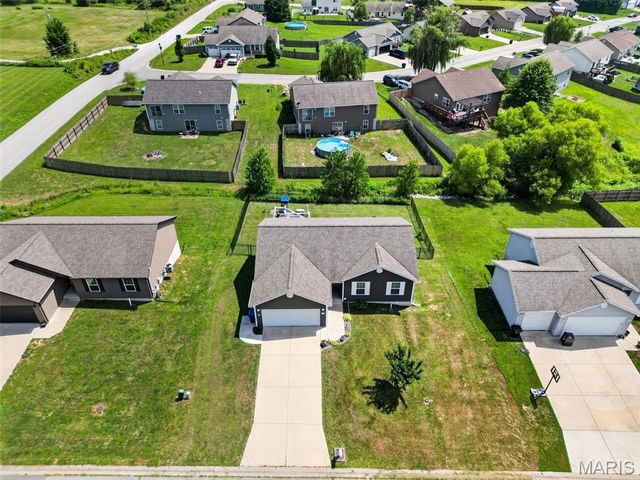 14 Cayden Roger Drive, Winfield, MO 63389