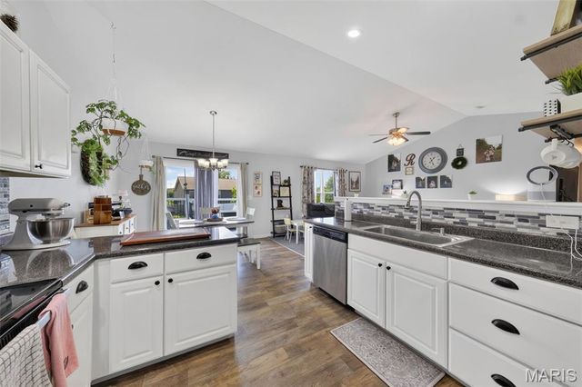 14 Cayden Roger Drive, Winfield, MO 63389