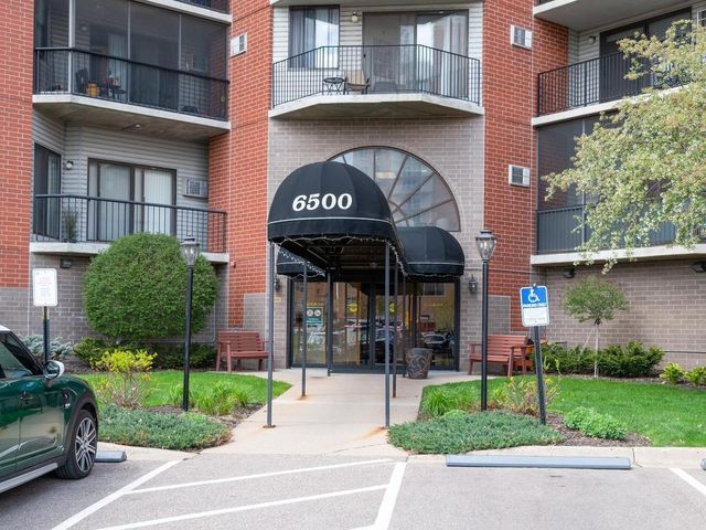 6500 Woodlake Drive 914, Richfield, MN 55423