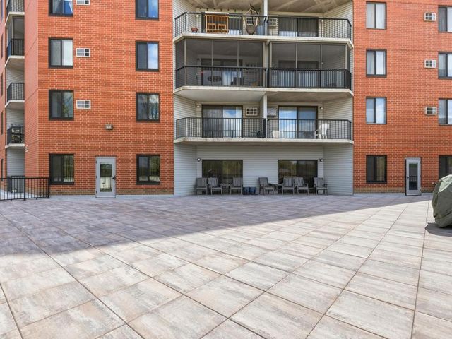 6500 Woodlake Drive 914, Richfield, MN 55423