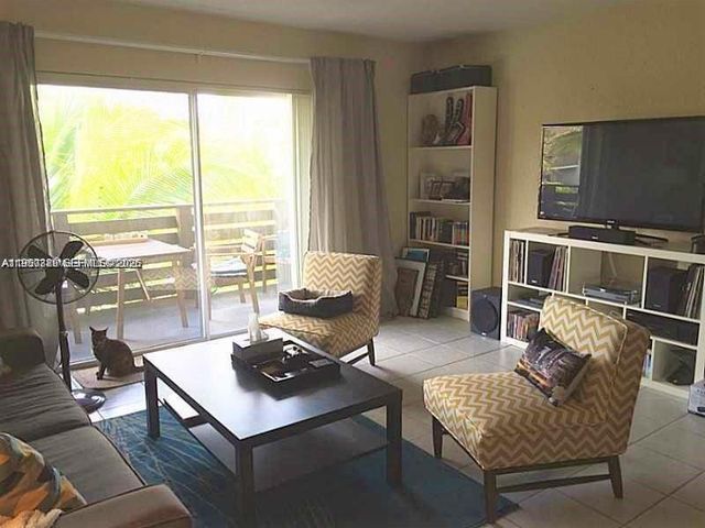 7477 SW 82nd St C309, Miami, FL 33143