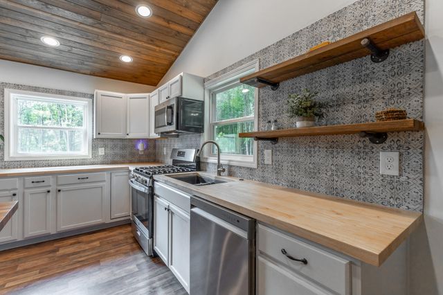 56 Eagle Nest Road, Graysville, TN 37338