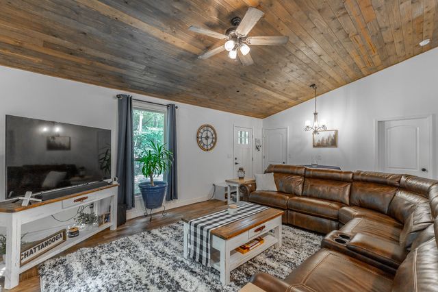 56 Eagle Nest Road, Graysville, TN 37338