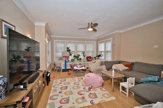 6609 N Artesian Avenue, Chicago, IL 60645