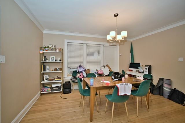 6609 N Artesian Avenue, Chicago, IL 60645