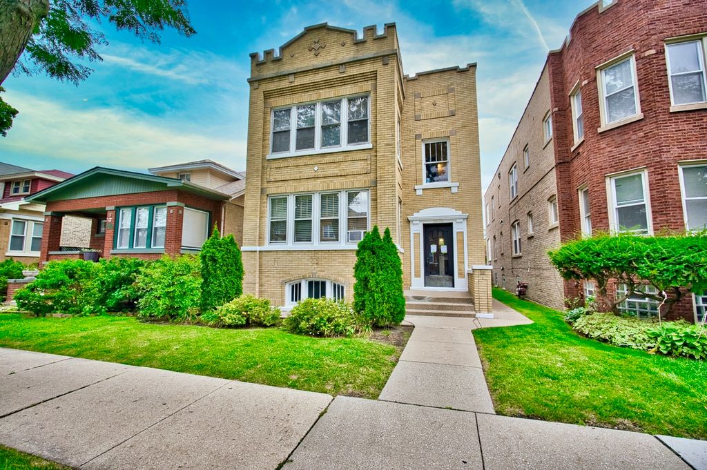 6609 N Artesian Avenue, Chicago, IL 60645